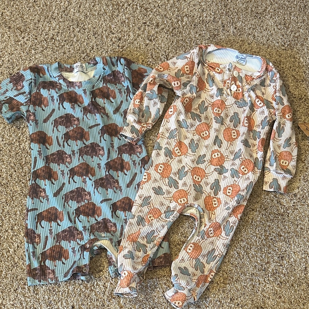 Kids Animal Print Footies - Blue Bison & Cream Highlander
